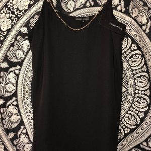 black tank top with gold chain